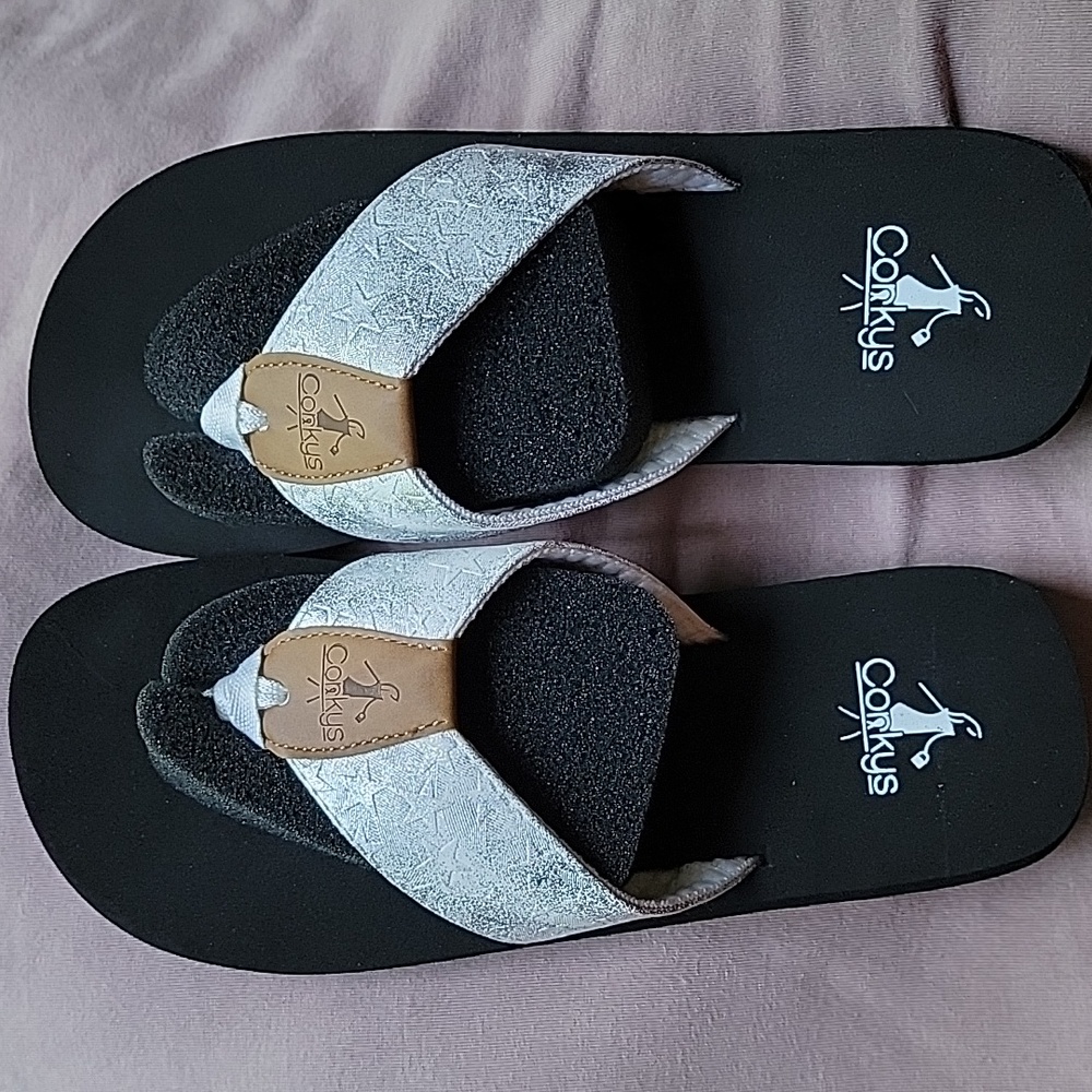 Corky's Sz 7 Flip Flops Star Freedom New